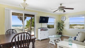 Villa, 1 Queen Bed with Sofa bed (1 queen bed and 1 sleeper sofa) | Living area | Flat-screen TV
