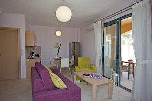 Two Bedroom Villa with Private Pool & Sea View | 1 chambre, literie de qualité supérieure