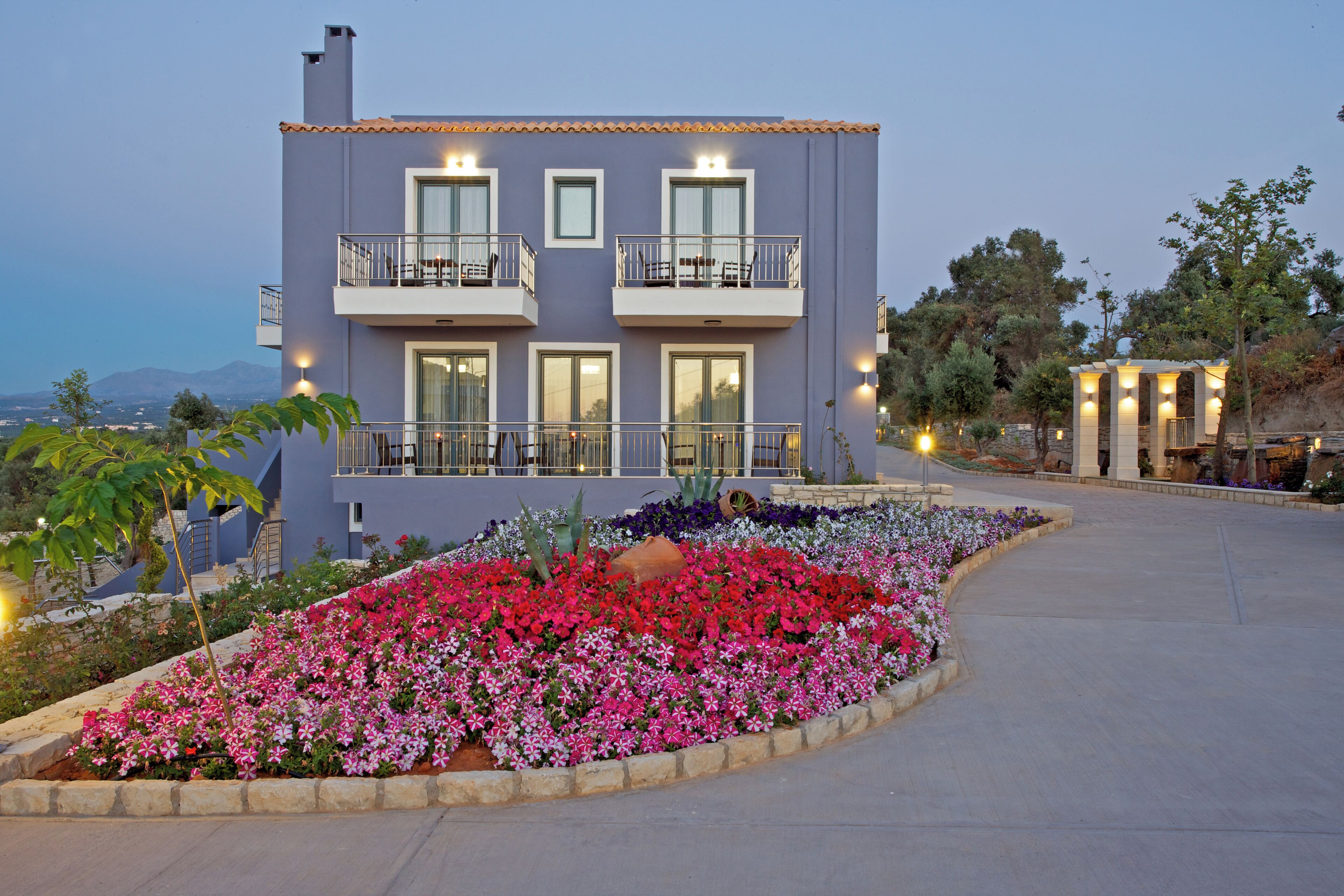 Fassade der Unterkunft – Abend/Nacht