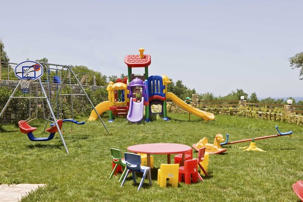 Außen-Kinderspielplatz