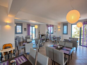 Lunch and dinner served - Carme Villas (Rethymno)