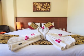 Deluxe Double Room, 1 King Bed, Balcony, City View | Premium bedding, minibar, in-room safe, desk - Sharaya Patong Hotel (Patong)