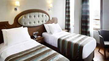 Standard Room, 1 Double or 2 Twin Beds | Minibar, in-room safe, desk, soundproofing