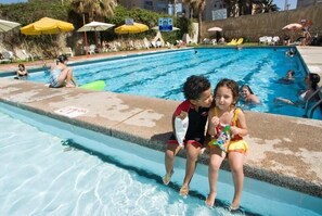 حمّام سباحة خارجي