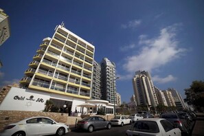 الإطلالة من المنشأة