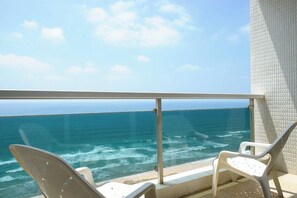 In-room safe, desk, cribs/infant beds, rollaway beds - Hotel Galil (Netanya)