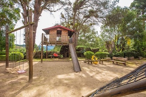 Children's play area - outdoor - Hotel Recanto São Cristóvão (Campos do Jordão)