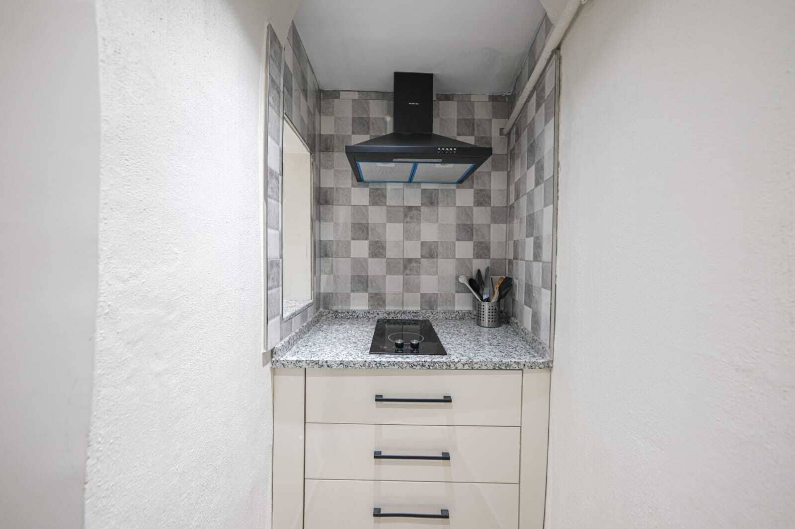 Family Suite | Private kitchen | Espresso maker, mini-fridge, microwave, stovetop