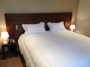 Desk, soundproofing, iron/ironing board, cots/infant beds