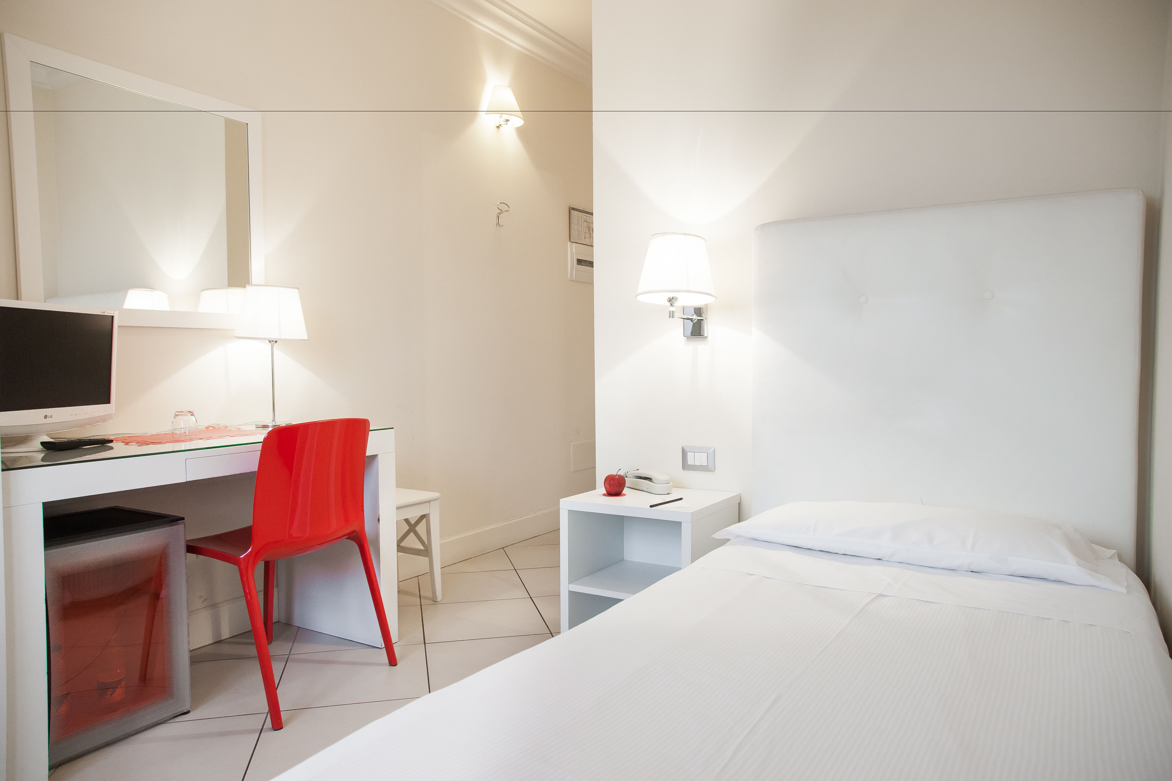 basic room | premium bedding, minibar, in-room safe, desk