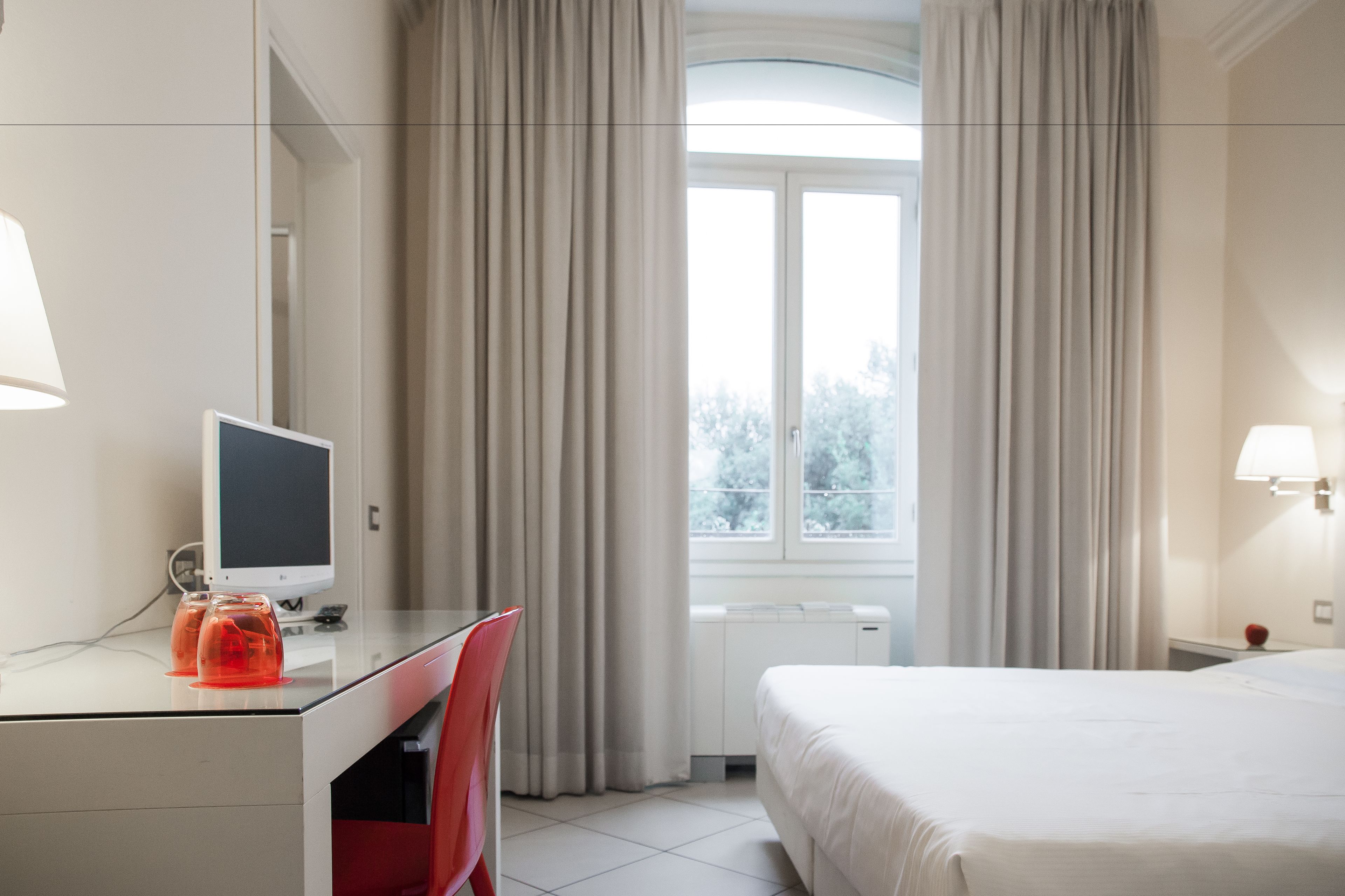 classic double room | premium bedding, minibar, in-room safe, desk