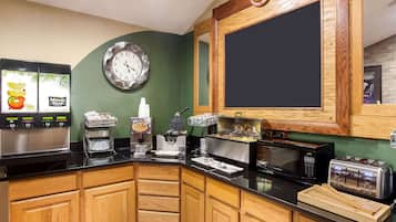 Free daily continental breakfast