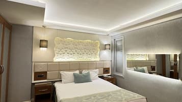 Kamar Double Standar | 2 kamar tidur, minibar, brankas, dan meja kerja