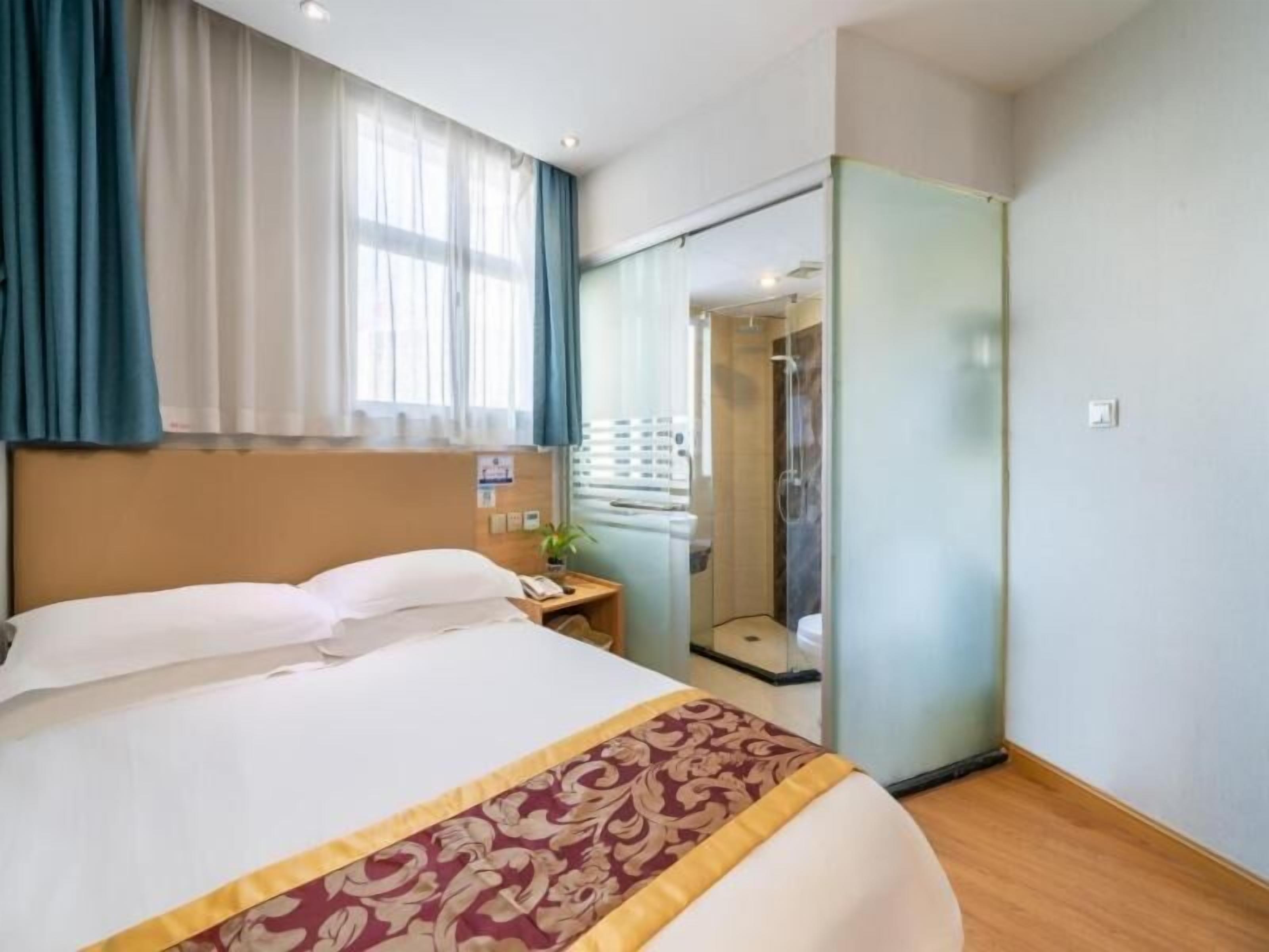 in-room safe, soundproofing, free wifi