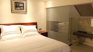 In-room safe, soundproofing, free WiFi