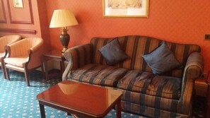 三人房 | 起居區 | 平面電視