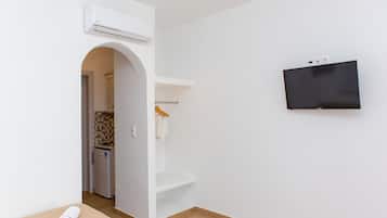 Individually decorated, individually furnished, soundproofing, free WiFi