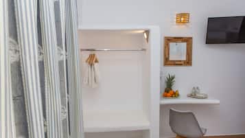 1 bedroom, individually decorated, individually furnished, soundproofing