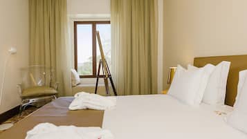 Superior Double Room | 1 bedroom, premium bedding, minibar, in-room safe