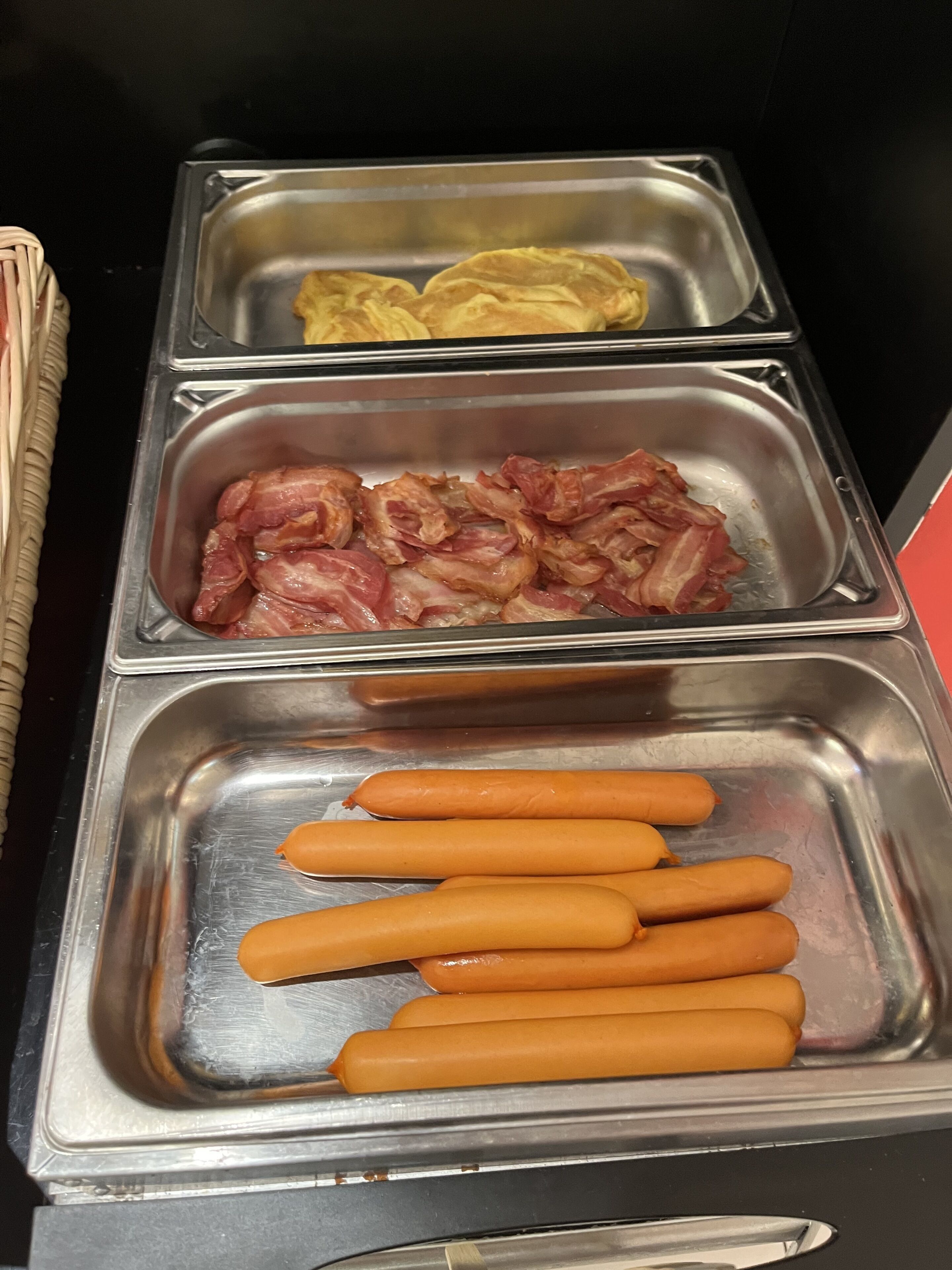 daily buffet breakfast (eur 9.50 per person)