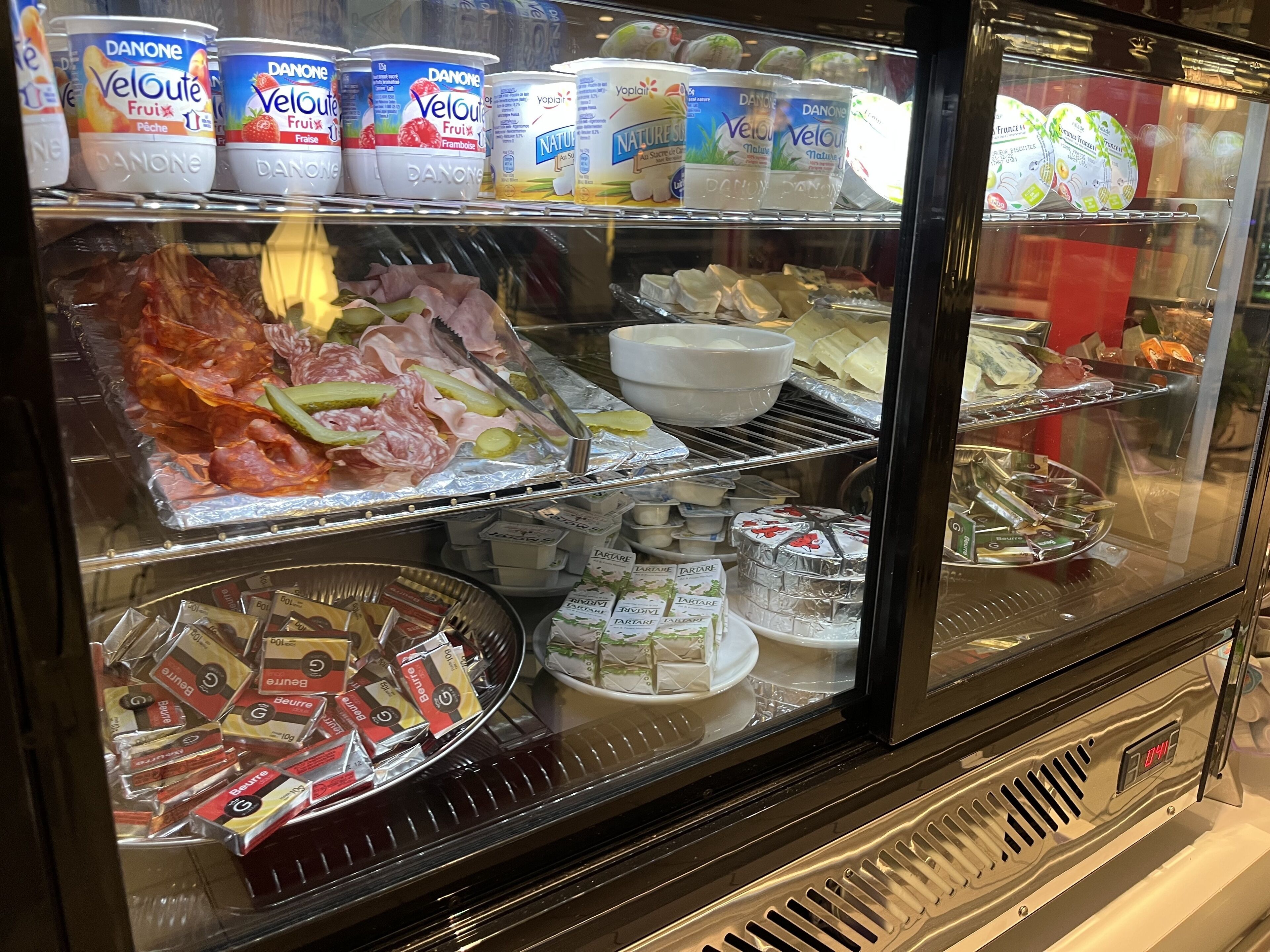 daily buffet breakfast (eur 9.50 per person)