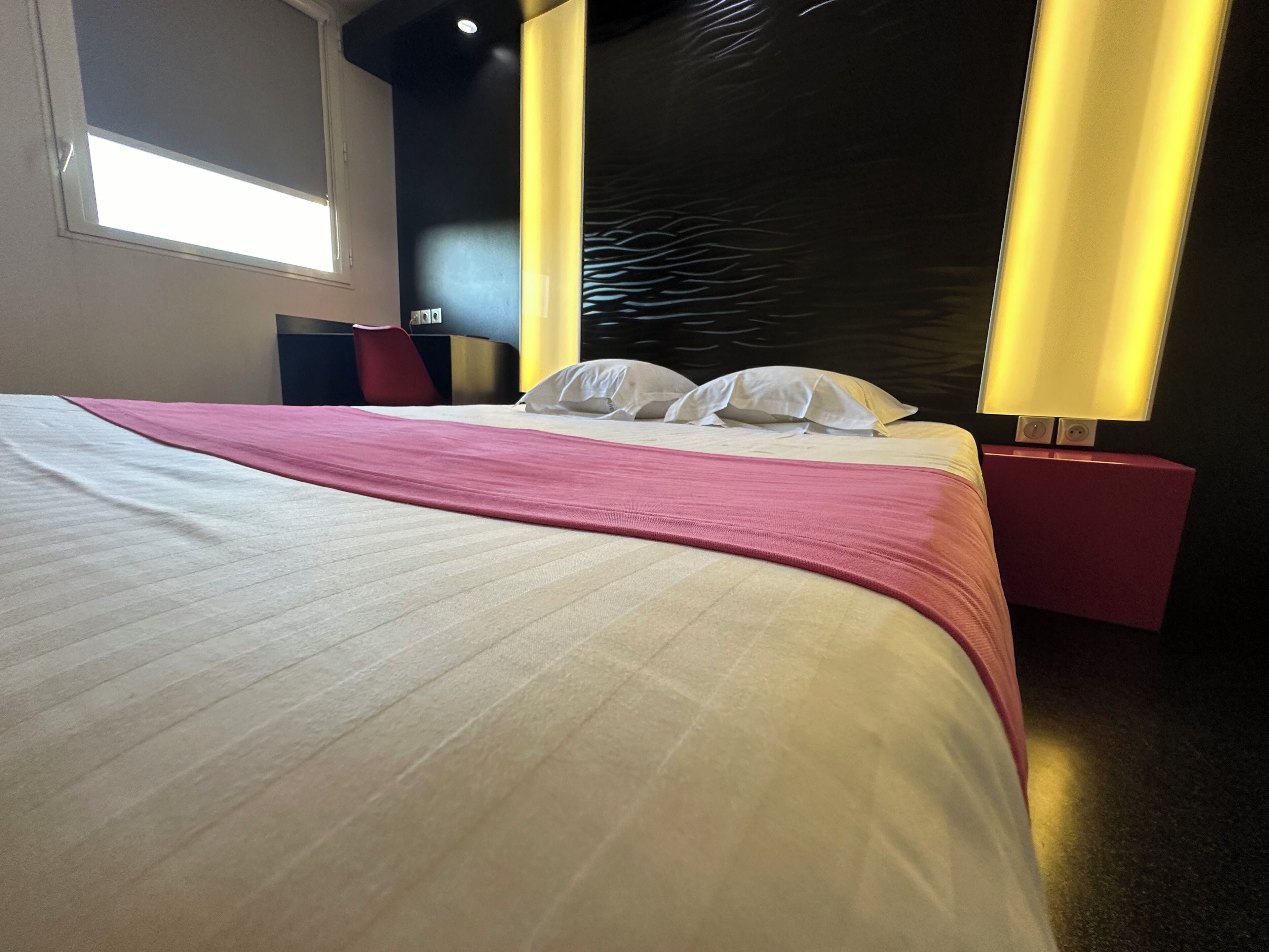 double room | premium bedding, in-room safe, desk, soundproofing