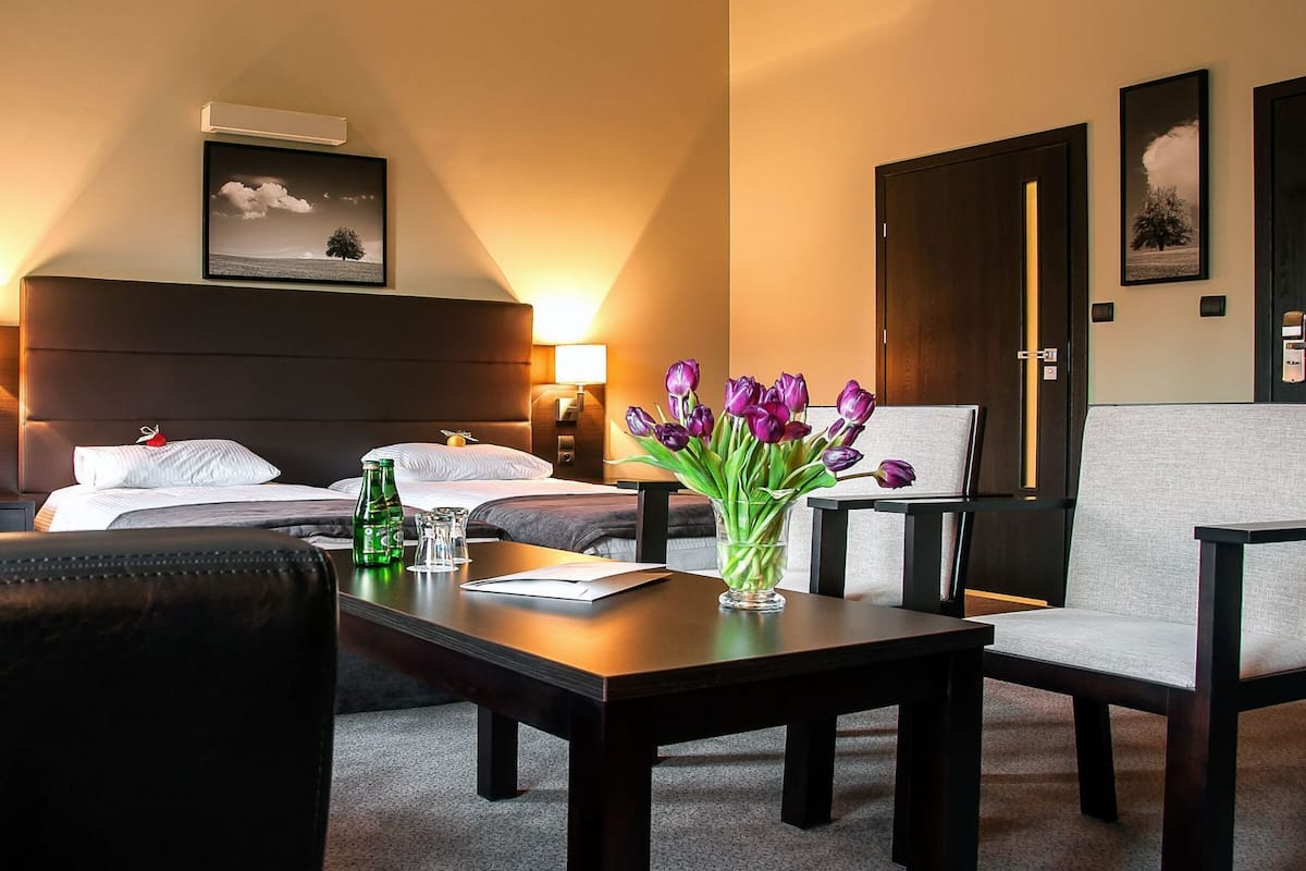 Premium bedding, memory foam beds, minibar, in-room safe