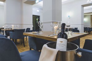 Se sirven desayunos, comidas y cenas