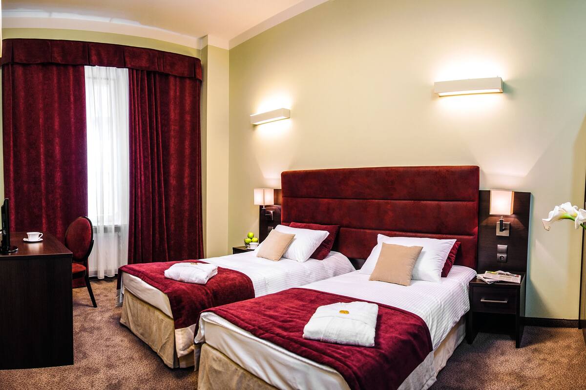 Basic Suite, 1 Double or 2 Single Beds | Premium bedding, memory-foam beds, minibar, in-room safe