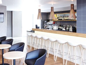 Bar (on property) - Novotel London Wembley (Wembley)