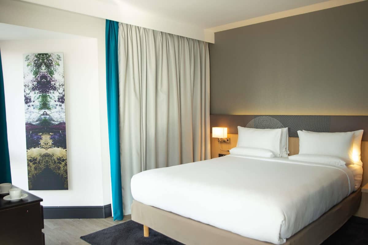 Rom – executive, 1 queensize-seng med sovesofa | Minibar, safe på rommet, skrivebord og skrivebord for bærbar PC