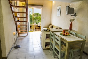 Habitación (Maisonette) | Caja fuerte, cortinas opacas, cunas gratuitas y wifi gratis