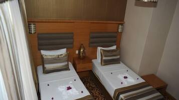 Chambre Standard | Articles gratuits dans le mini-bar, coffres-forts dans les chambres