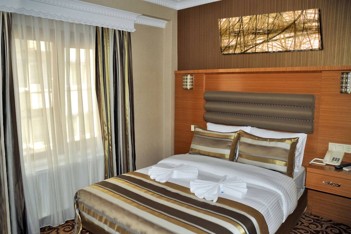 Minibar (free items), in-room safe, desk, soundproofing