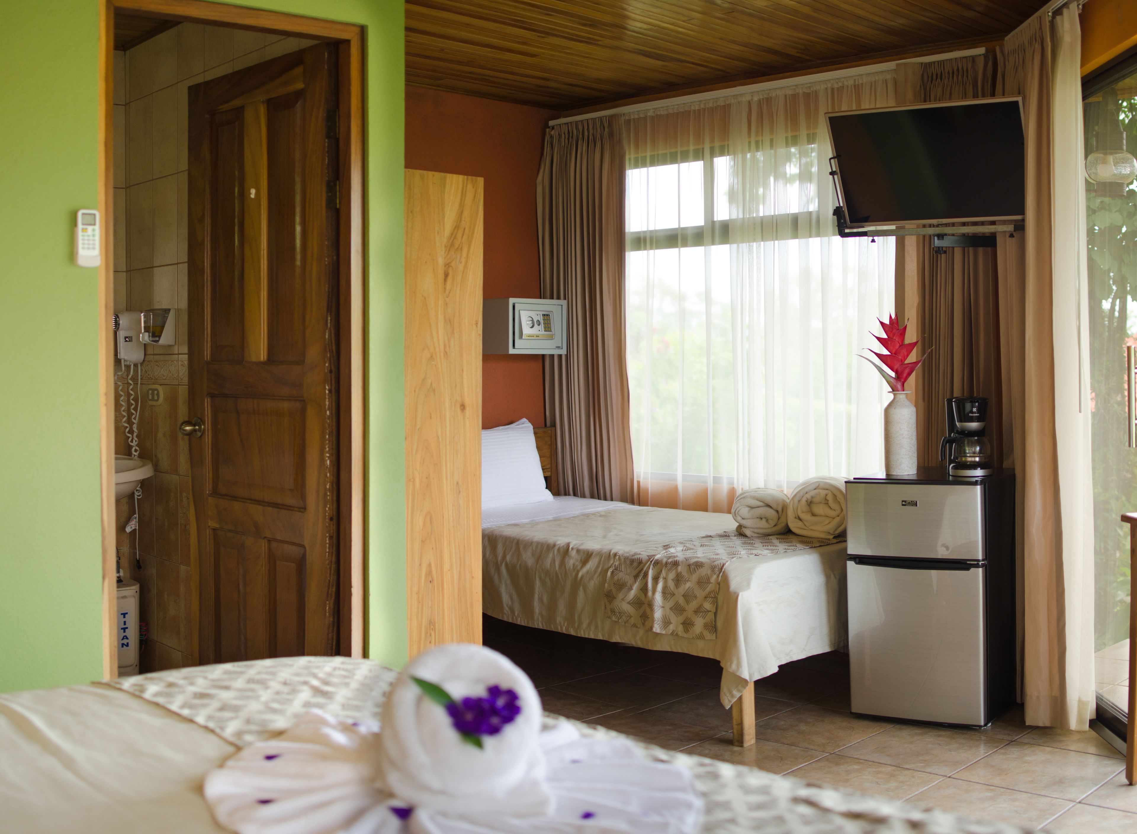 deluxe room | minibar