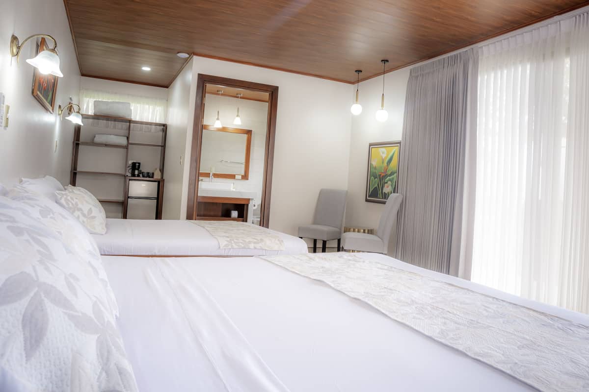 Phòng Premium | 1 phòng ngủ, bộ đồ giường cao cấp, nệm có lớp đệm bông, minibar 