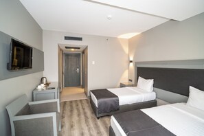 Premium bedding, minibar, in-room safe, desk - Grand S Hotel (Istanbul)