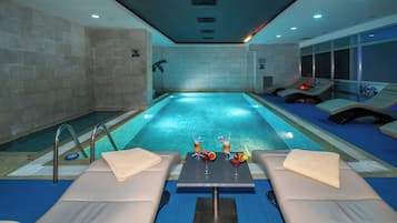 Una piscina techada