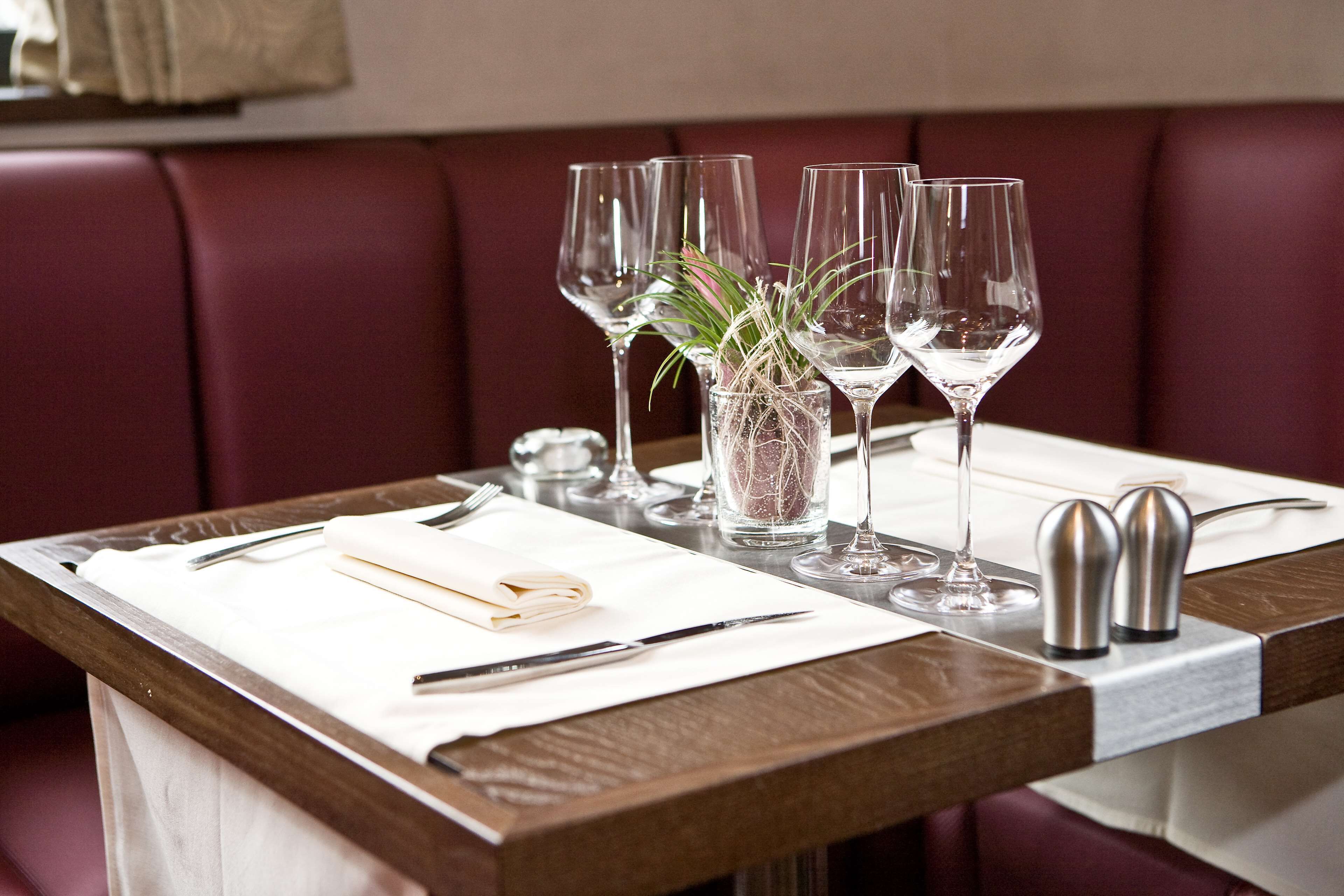 lunch and dinner served, modern european cuisine