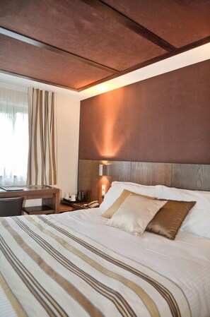 Standard Room, 1 Queen Bed, Non Smoking (Twin bed on request)