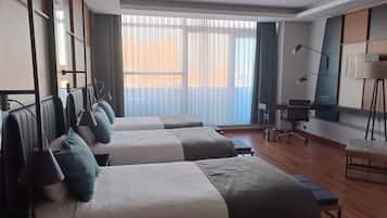 Panoramic Triple Room