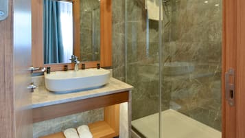 Shower, hydromassage showerhead, hair dryer, slippers