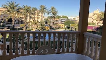 Apartment, 2 Bedrooms | Teres/patio