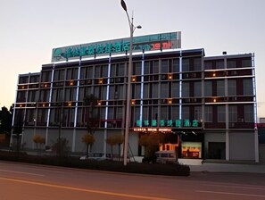 Exterior - Greentree Inn Zhenjiang Jurong New Bus Station Exp (Zhenjiang)