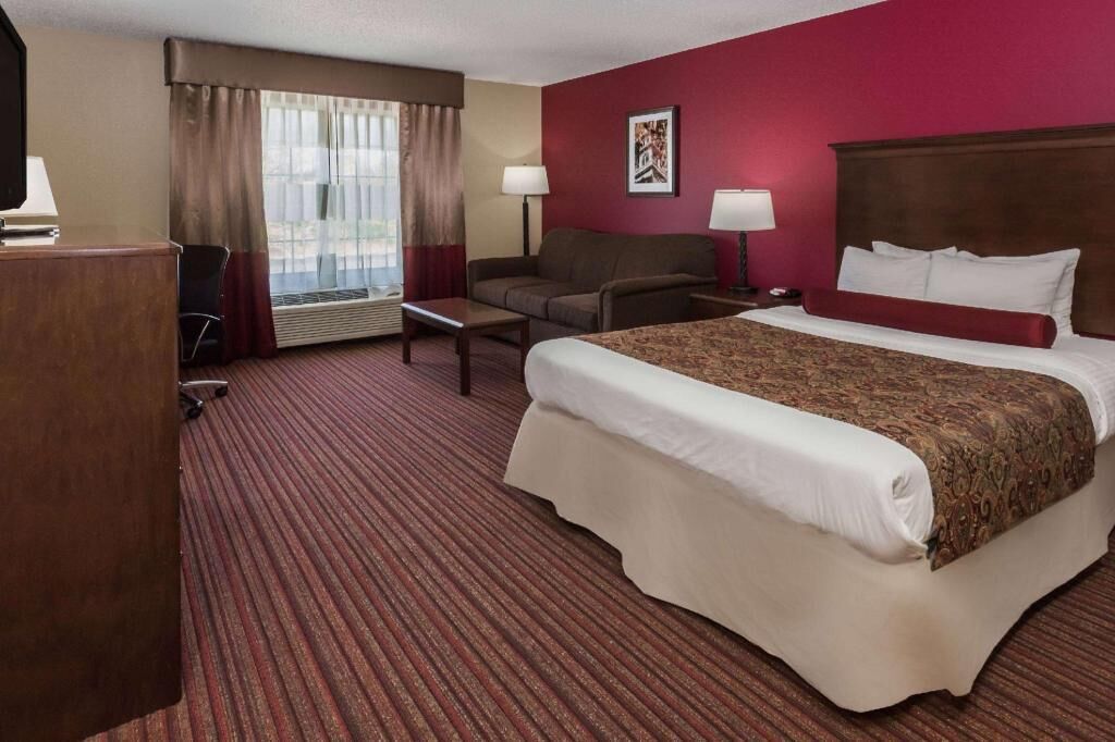 Desk, iron/ironing board, free cribs/infant beds, free WiFi