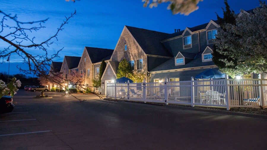 Baymont by Wyndham Mequon Milwaukee Area