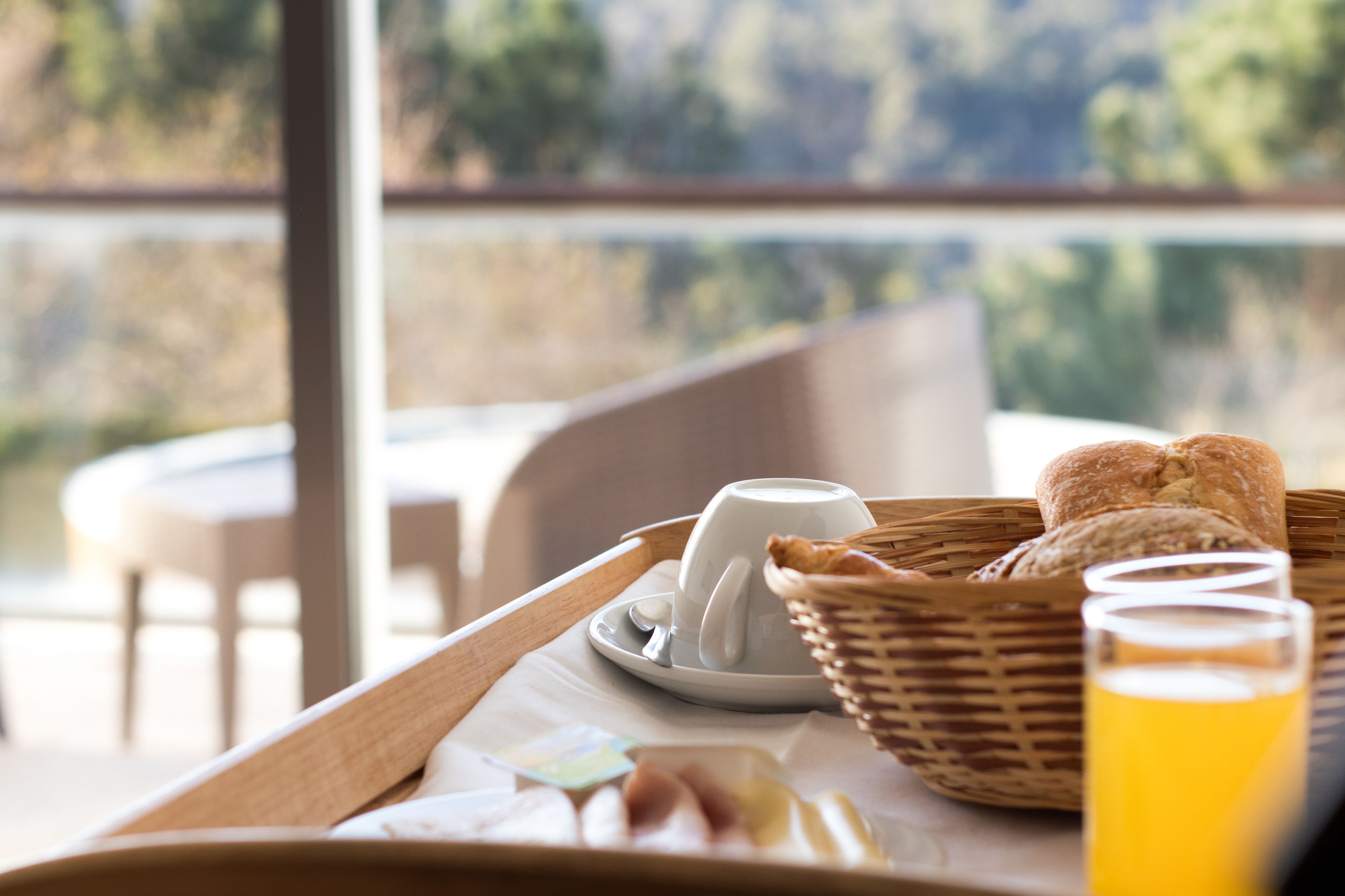 Minibar, coffres-forts dans les chambres, bureau, Wi-Fi gratuit