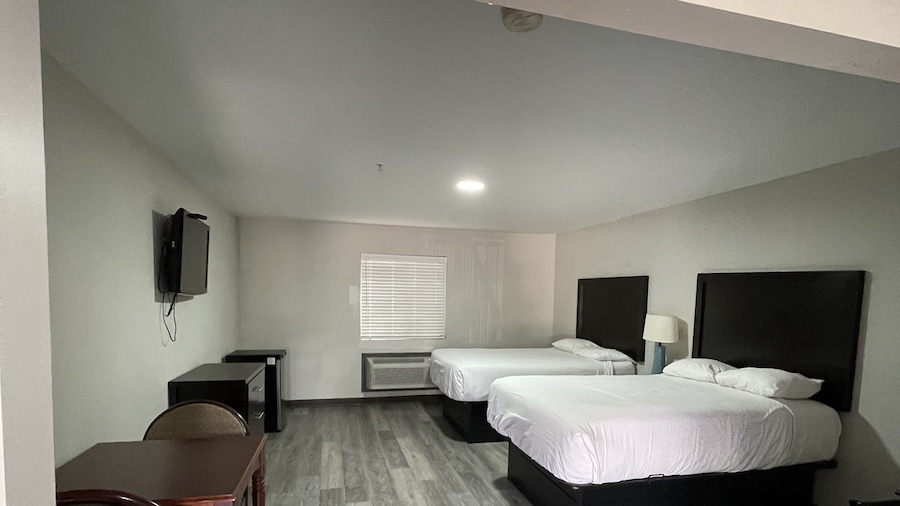 High Falls Inn and Suites