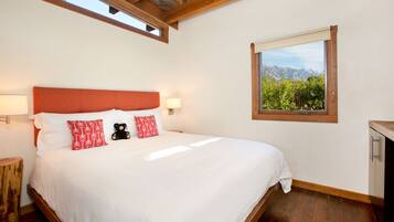 1 bedroom, premium bedding, iron/ironing board, free WiFi