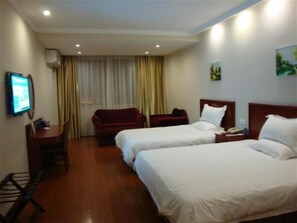 Family Room | Free WiFi